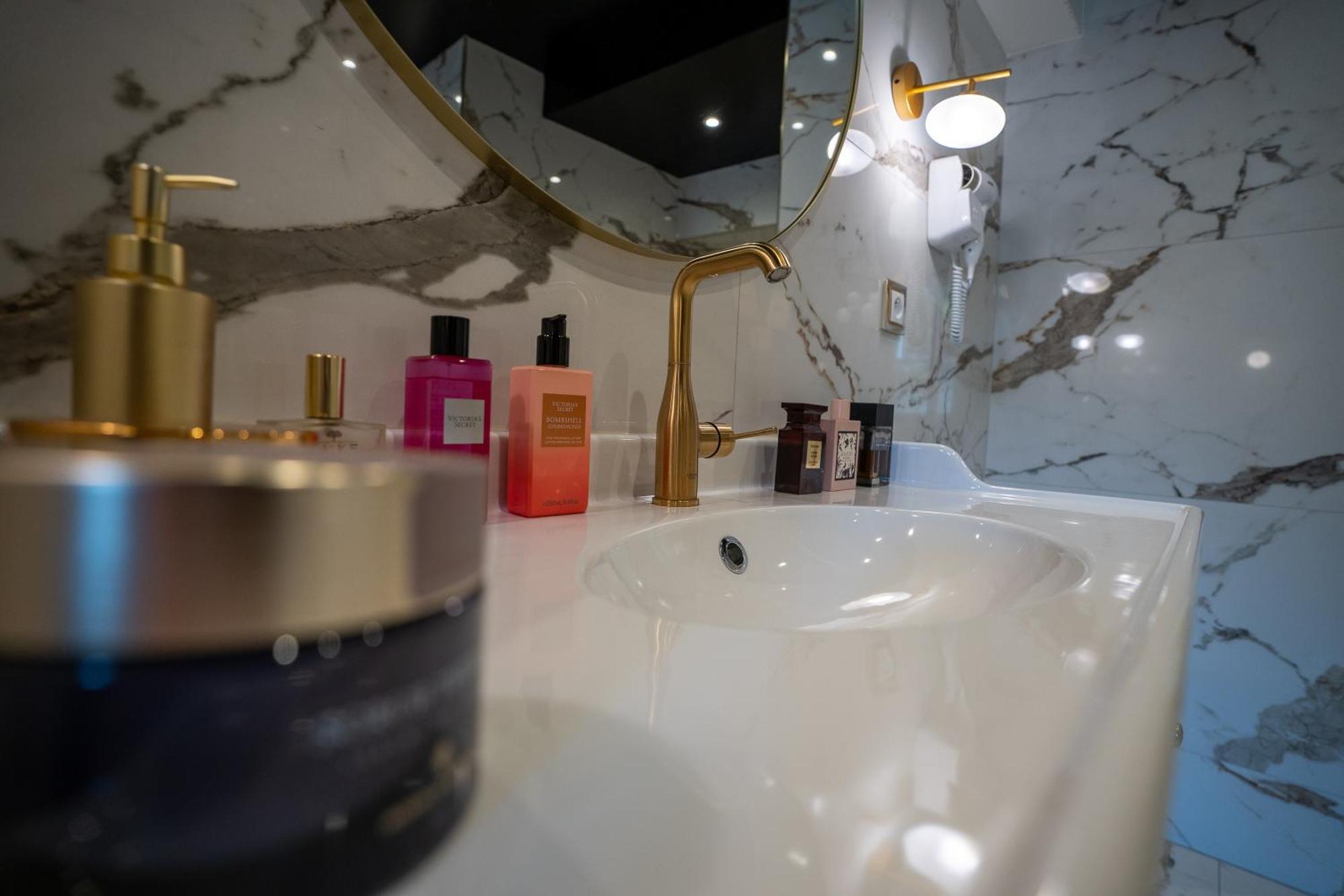 Appartement D'Exception Avec Jacuzzi 索恩河畔自由城 外观 照片
